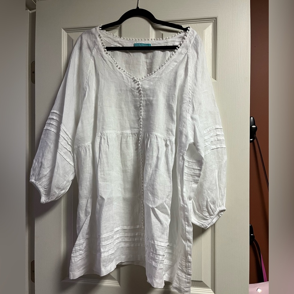 Lightweight White Linen V-Neck Tunic Top - Women